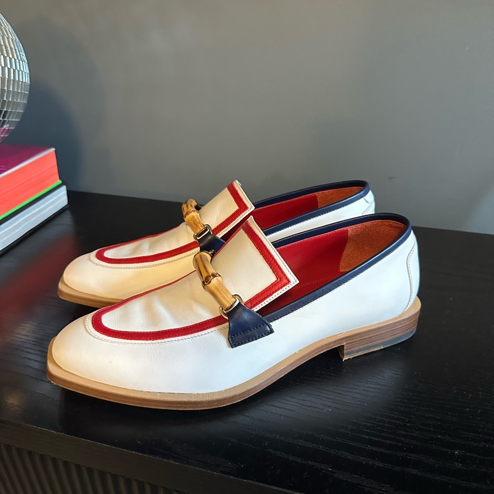 CASABLANCA
Envelope Colorblock Leather Loafers In White size 11